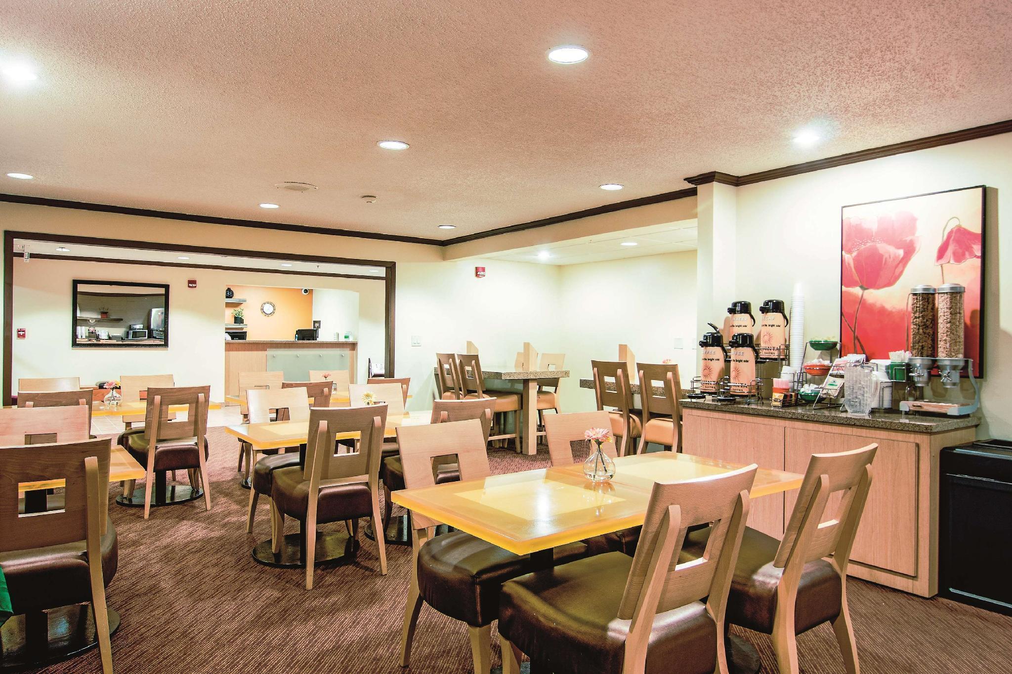 La Quinta By Wyndham Chicago Tinley Park Hotel Exterior photo