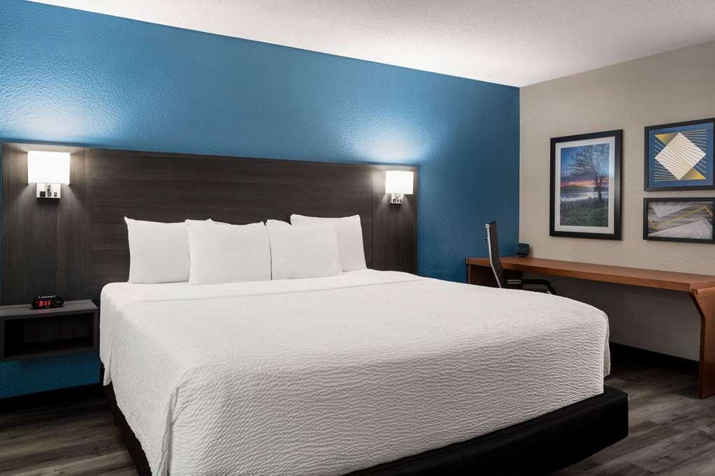 La Quinta By Wyndham Chicago Tinley Park Hotel Room photo